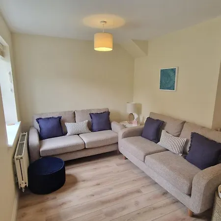 Semesterbostad Pebble - No Pets Allowed - Pool, Sauna, Gym Pass Included *
